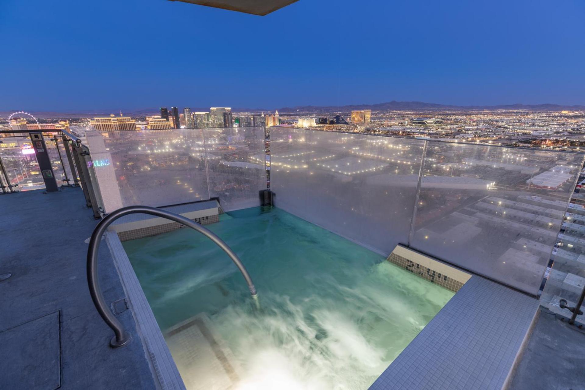 Exclusive 4000sqft Penthouse 